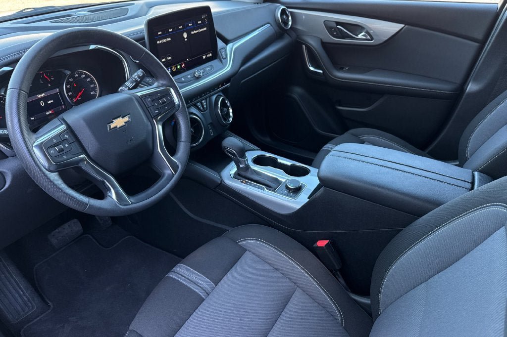 New 2026 Chevrolet Blazer LT w/ Midnight/Sport Edition FWD image 10