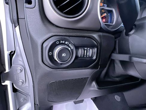 Used 2018 Jeep Wrangler Unlimited Sport S AWD/4WD image 16