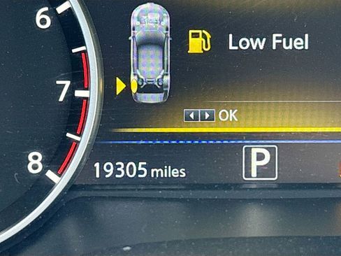 Used 2023 Nissan Maxima Platinum w/ Sport Mat Group FWD image 12