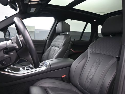 Used 2024 BMW X5 M60i image 11