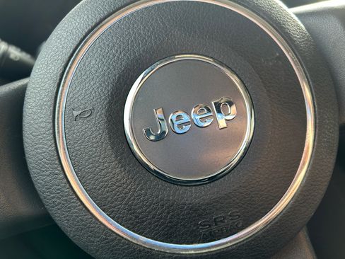 Used 2013 Jeep Wrangler Unlimited Sport image 20