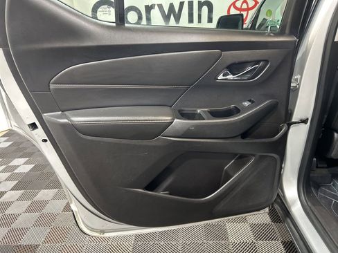 Used 2019 Chevrolet Traverse RS w/ LPO, Floor Liner Package AWD/4WD image 19