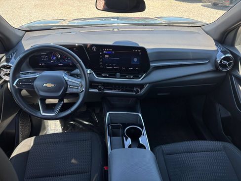 Used 2025 Chevrolet Equinox LT FWD image 34
