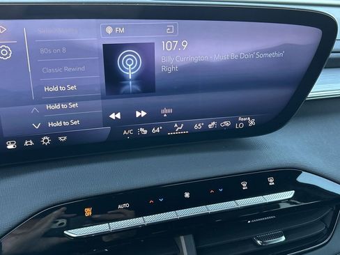 Used 2025 Buick Enclave Preferred image 13