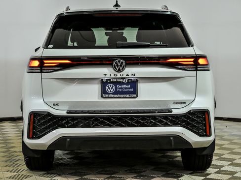 Used 2025 Volkswagen Tiguan SE R-Line AWD/4WD image 7