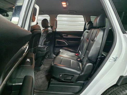 Used 2023 Kia Telluride LX image 15