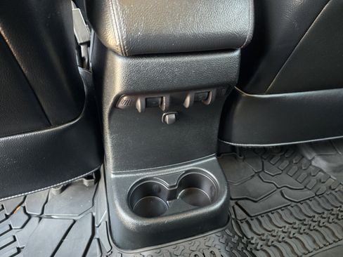 Used 2017 Jeep Wrangler Unlimited Rubicon AWD/4WD image 20