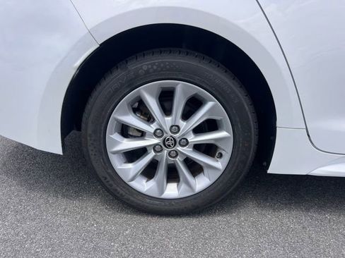 Used 2021 Toyota Corolla LE w/ LE Convenience Package FWD image 34