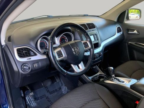 Used 2018 Dodge Journey SXT w/ Connectivity Group FWD image 18