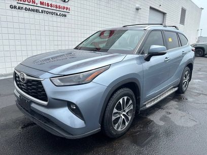 Used 2023 Toyota Highlander XLE