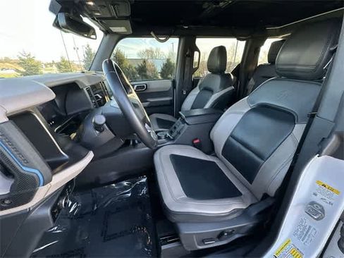 Used 2023 Ford Bronco Wildtrak image 17