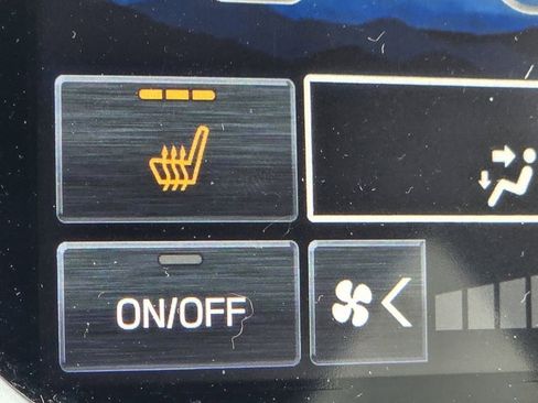 Used 2024 Subaru Ascent Premium w/ Convenience Package image 15