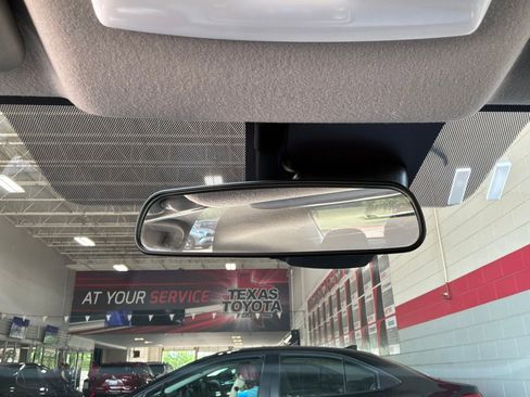 Used 2025 Nissan Versa SV FWD image 16