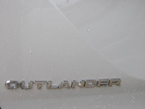 New 2025 Mitsubishi Outlander SEL Black Edition image 8