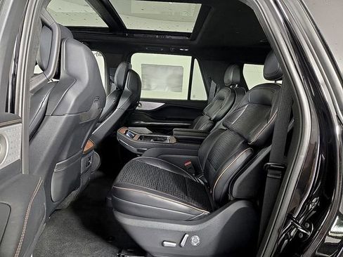 New 2026 Lincoln Navigator L Black Label AWD/4WD image 10