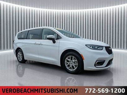 Used 2023 Chrysler Pacifica Touring-L