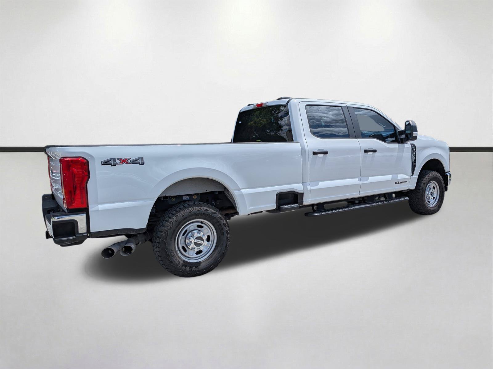Used 2025 Ford F350 XL w/ XL Off-Road Package AWD/4WD image 4