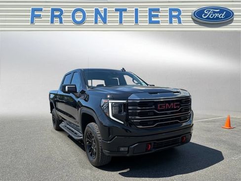 Used 2023 GMC Sierra 1500 AT4 w/ AT4 Premium Package AWD/4WD image 8