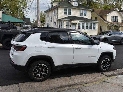 Used 2025 Jeep Compass Trailhawk AWD/4WD image 5