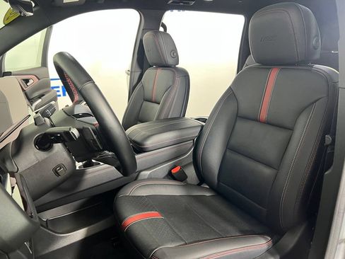 Certified 2024 Chevrolet Traverse RS w/ LPO, Floor Liner Package AWD/4WD image 24