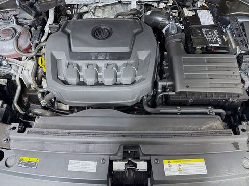 Certified 2024 Volkswagen Tiguan SE image 28