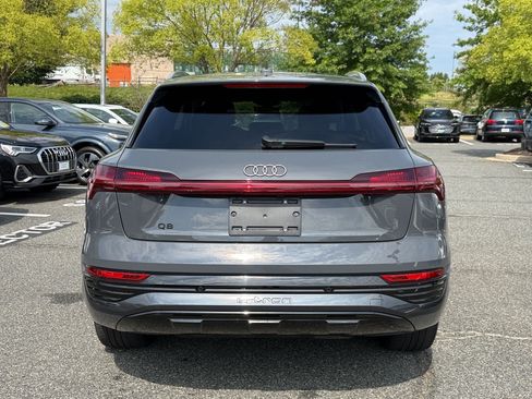 Used 2024 Audi Q8 e-tron Premium AWD/4WD image 10