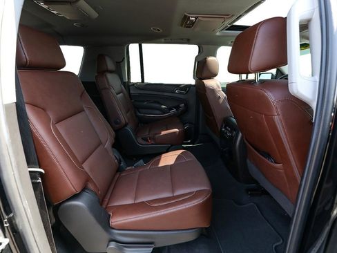 Used 2019 Chevrolet Suburban Premier w/ Premier Plus Edition AWD/4WD image 23