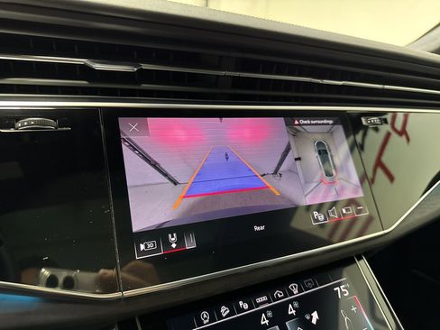 Used 2023 Audi Q8 Prestige w/ Prestige Package image 23