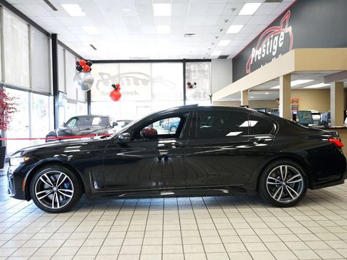 Used 2022 BMW 750i xDrive w/ Executive Package AWD/4WD image 3