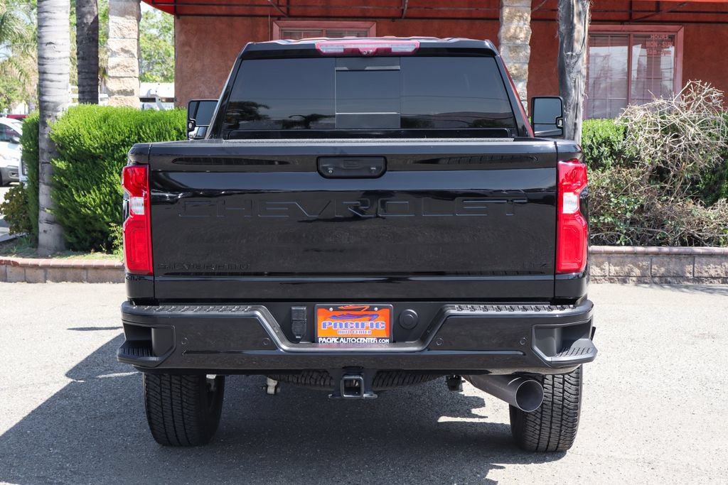 Used 2021 Chevrolet Silverado 2500 LTZ w/ LTZ Plus Package AWD/4WD image 7
