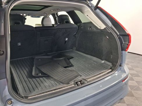 Certified 2023 Volvo XC60 B5 Core AWD/4WD image 11
