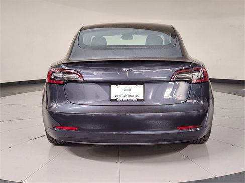Used 2022 Tesla Model 3 Performance image 10