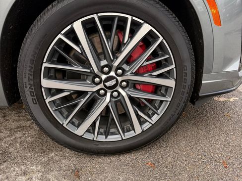 Used 2023 Cadillac XT6 Sport image 32