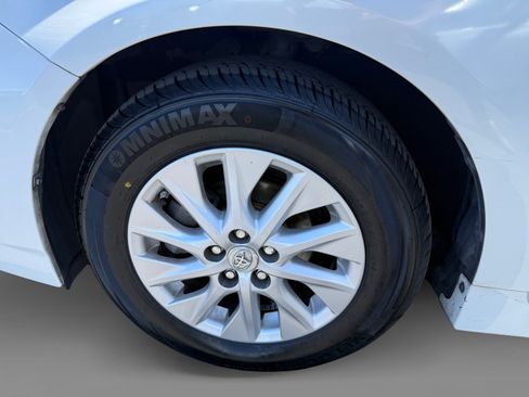 Used 2013 Toyota Prius Prime Plug-In Hybrid FWD image 9