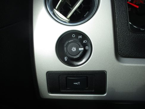 Used 2014 Ford F150 FX4 w/ Equipment Group 402A Luxury image 18