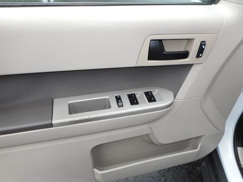 Used 2009 Ford Escape 4WD Hybrid image 16