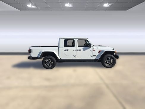 Used 2023 Jeep Gladiator Rubicon w/ LED Lighting Group image 7