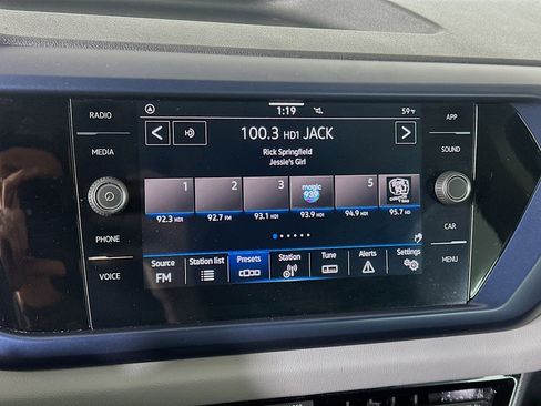Used 2023 Volkswagen Taos SE w/ Black Wheel Package FWD image 21