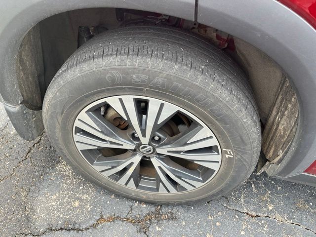 Used 2021 Nissan Rogue SV AWD/4WD image 6