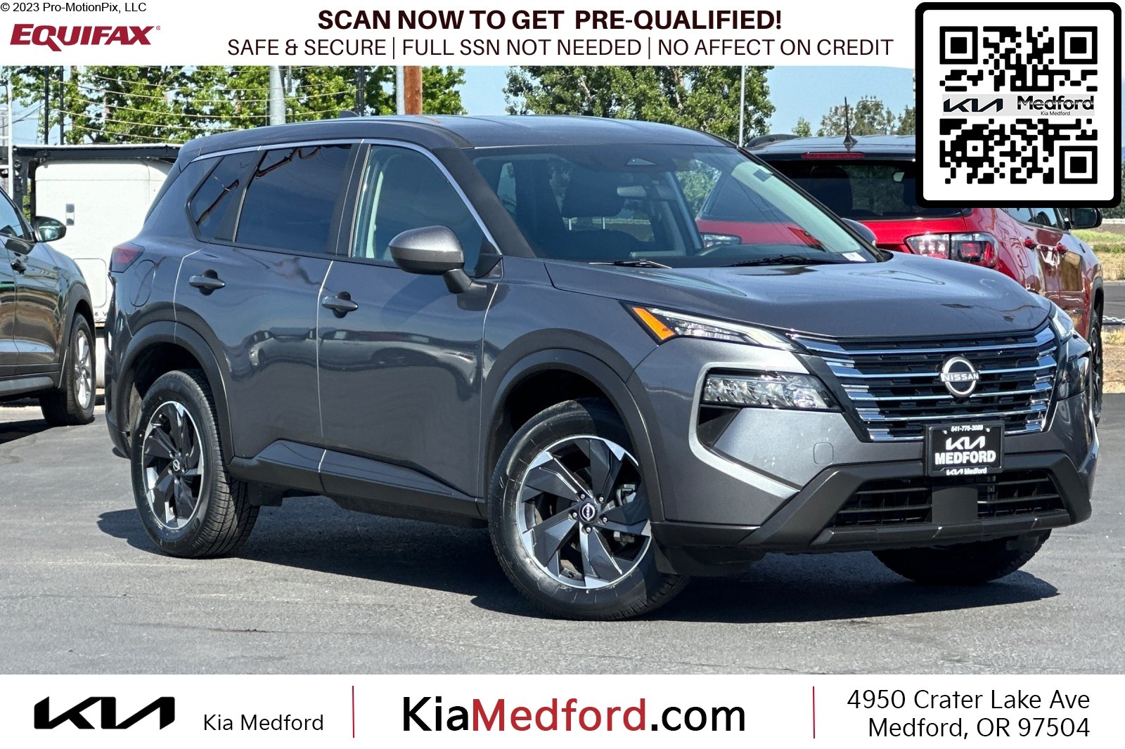 Used 2025 Nissan Rogue SV AWD/4WD image 1