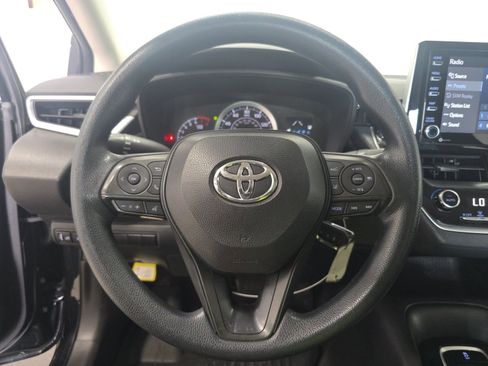 Used 2021 Toyota Corolla LE FWD image 14