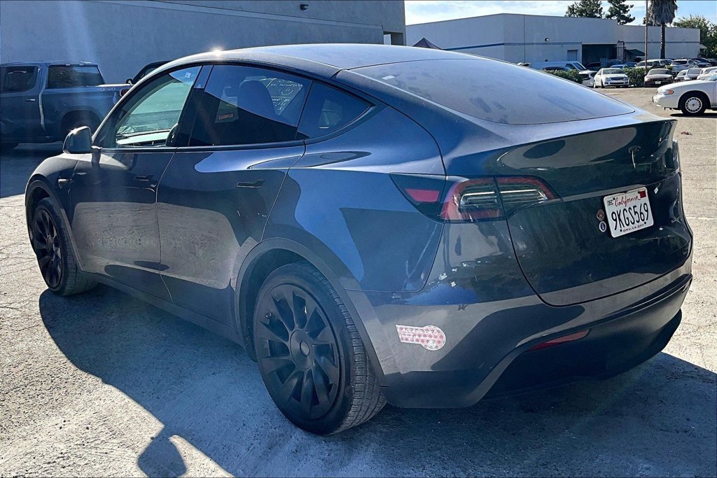 Used 2023 Tesla Model Y Long Range AWD/4WD image 6