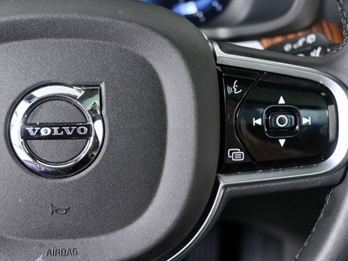 Certified 2025 Volvo V60 B5 Cross Country Plus image 12