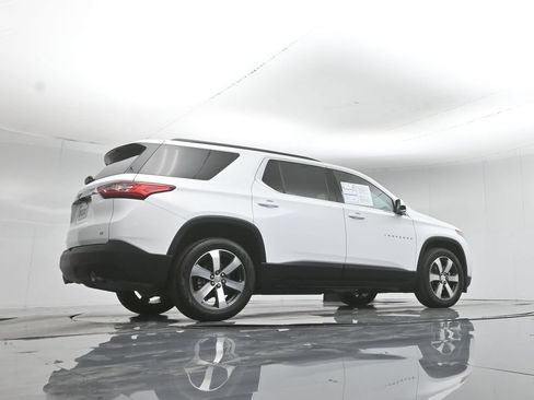 Used 2020 Chevrolet Traverse LT w/ LT Premium Package FWD image 50