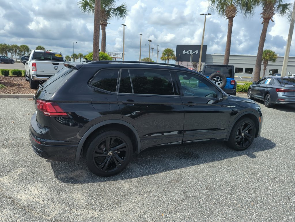 Used 2024 Volkswagen Tiguan SE R-Line FWD image 5