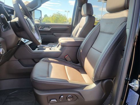 New 2025 GMC Sierra 3500 Denali w/ Denali Reserve Package image 4