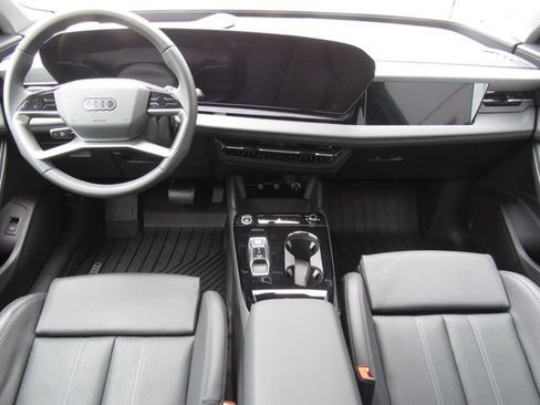 Used 2025 Audi Q6 e-tron Prestige AWD/4WD image 33
