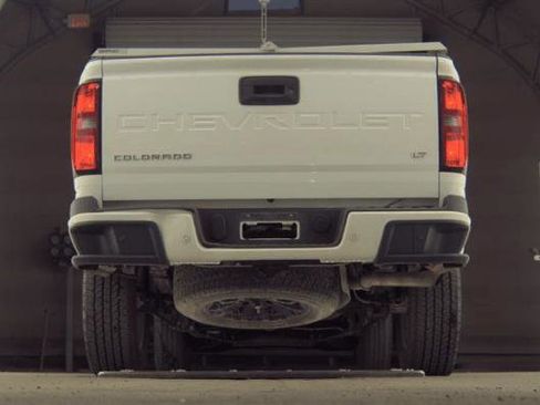 Used 2022 Chevrolet Colorado LT w/ Fleet Safety Package RWD image 9