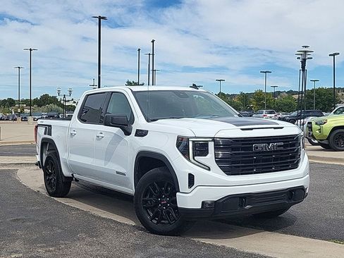 Used 2024 GMC Sierra 1500 Elevation AWD/4WD image 2