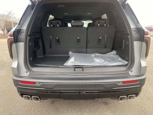 New 2026 Chevrolet Traverse LT w/ Midnight/Sport Edition image 8